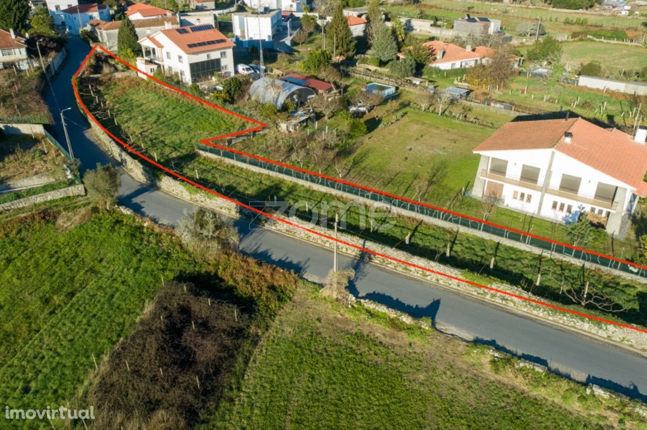 Terreno para Construção na Estrada do Funchal, em Vilar dos Mouros