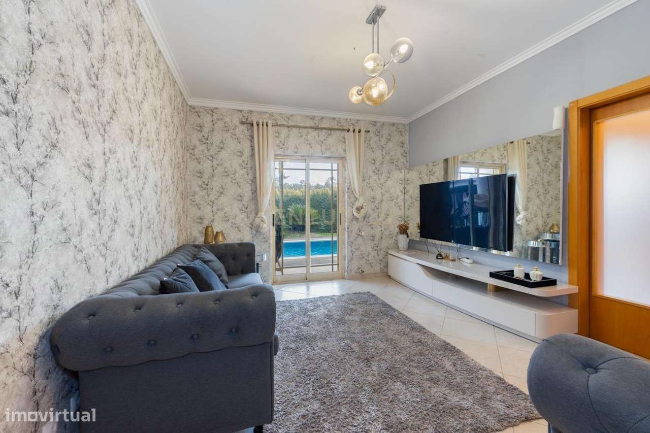 Moradia na Aroeira – Conforto, Elegância e Lazer-14