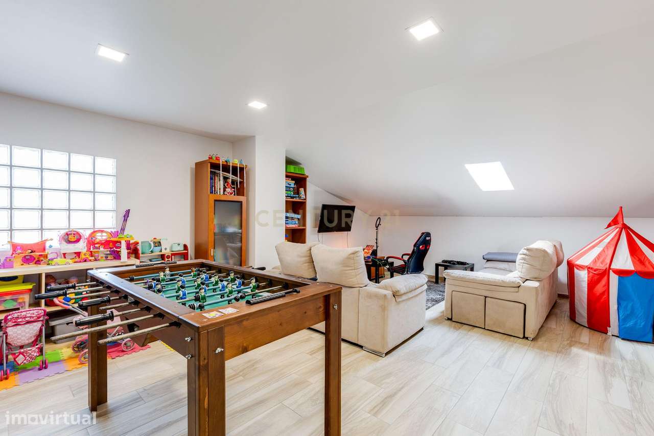 Moradia T4 +1  em Pombal || Potencial extra de rentabilidade-21