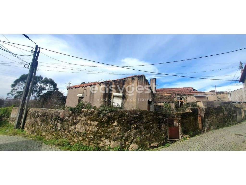 Moradia com Terreno 2787m2 para poder realizar o seu projeto de sonho - Grande imagem: 4/13