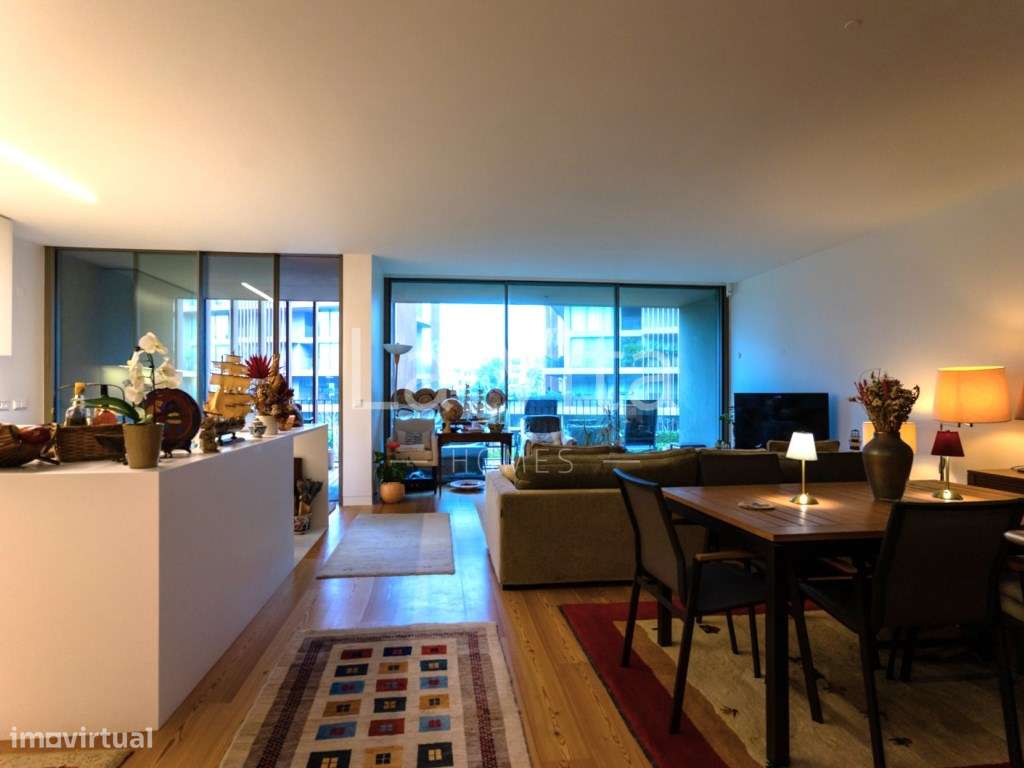 T2, em Condomínio fechado com piscina, ginásio, amplos jardins e se... - Grande imagem: 4/39