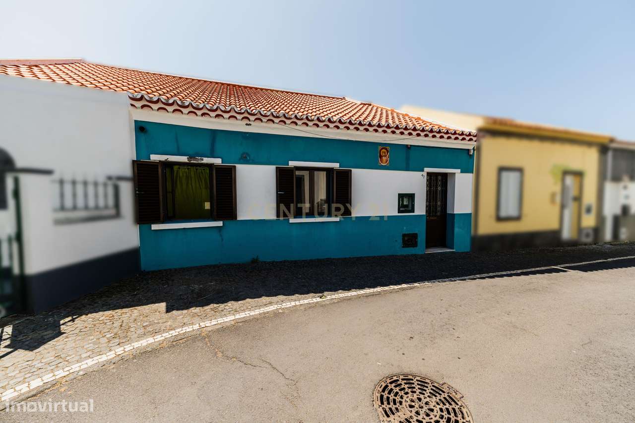 Moradia T5 no Coração da Ribeira Grande-0