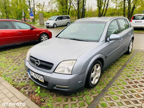 Opel Signum 2.2 DTI - 2