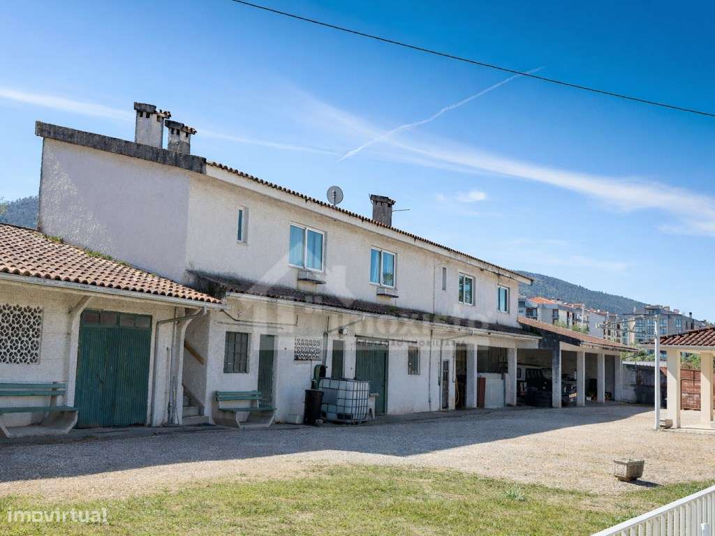 Moradia T6 pronta a habitar com piscina em Lousã-41