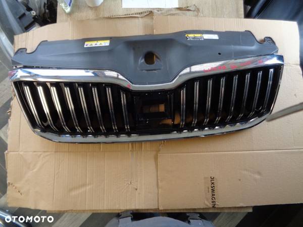 SKODA SUPERB III LIFT GRILL - 1