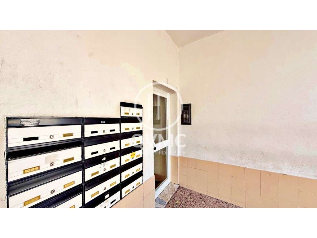 Apartamento T3 renovado em Carnaxide - Oeiras-21