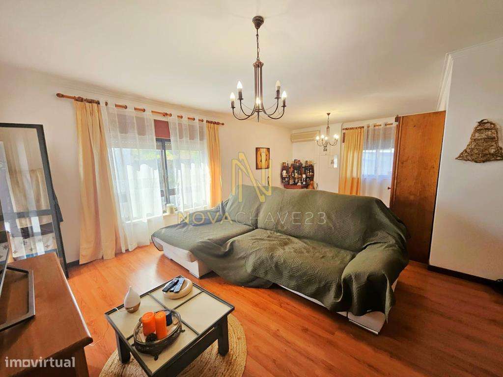 Apartamento T2 na Quinta da Barroca – Agualva-Cacém-2