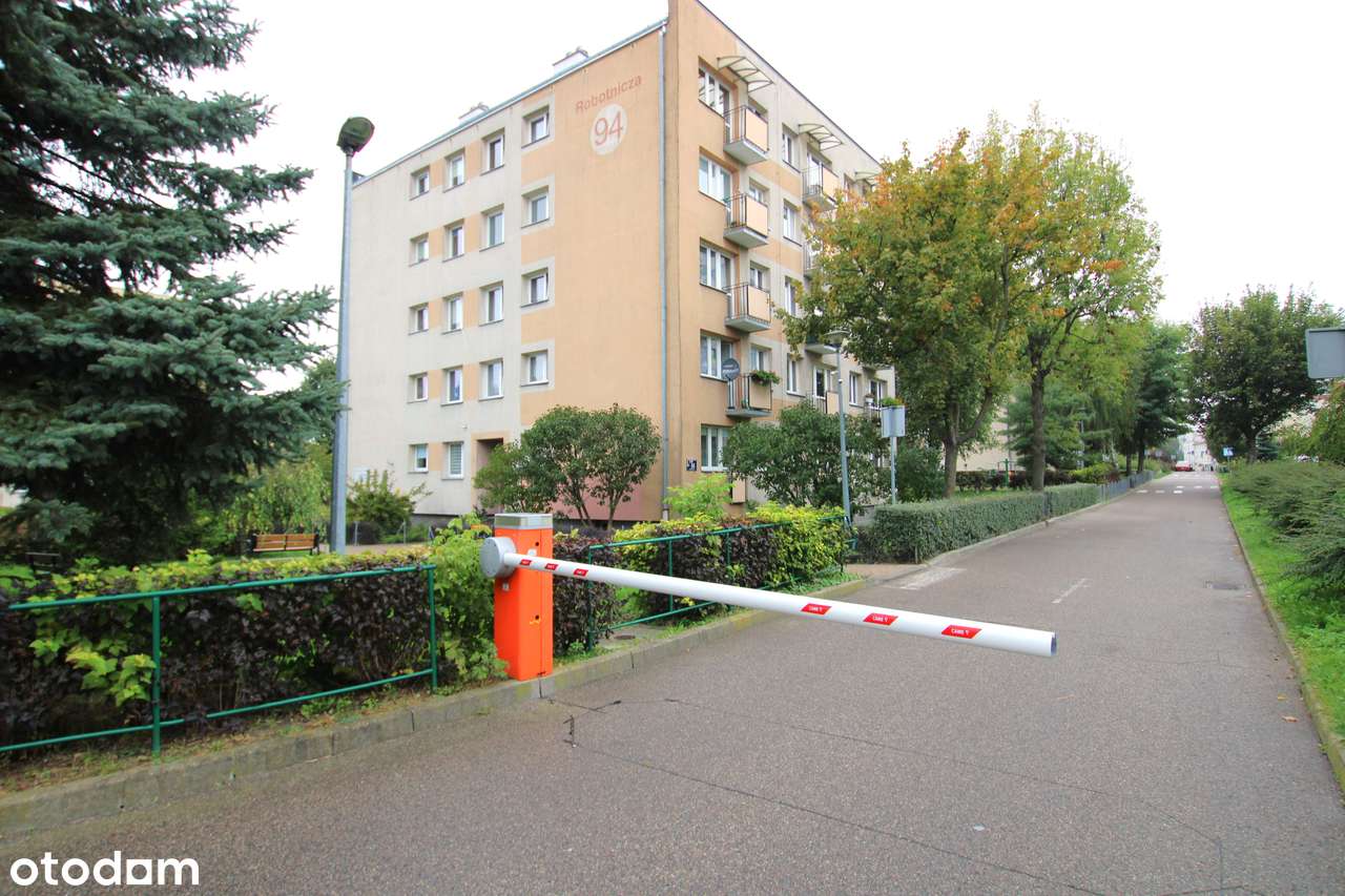 3-pokojowe **mieszkanie do remontu** w centrum miasta ul. Robotnicza-0