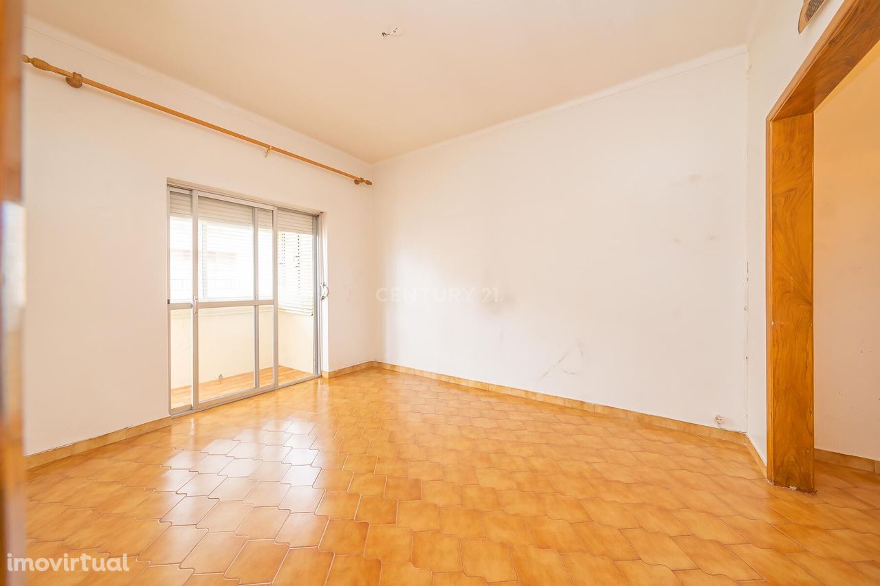 Apartamento T2, no Bairro Afonso Costa, em Setúbal