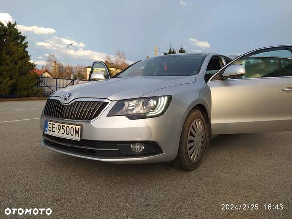 Skoda Superb 1.6 TDI Ambition - 14