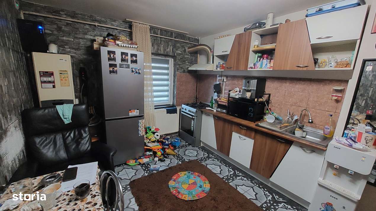 Apartament doua camere, semidecomandat, 55 mp, cartier Craiovita, zona - Imagine principală: 4/5