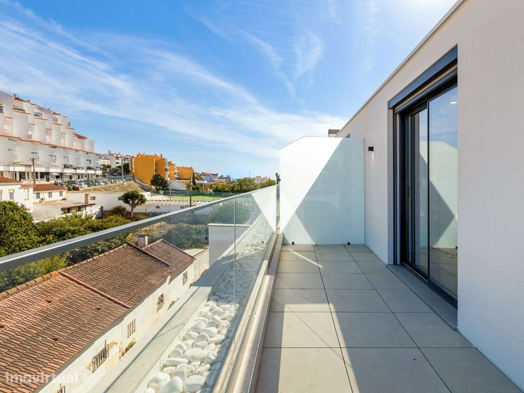 T3 Duplex a estrear com terraços e piscina no Estoril-12