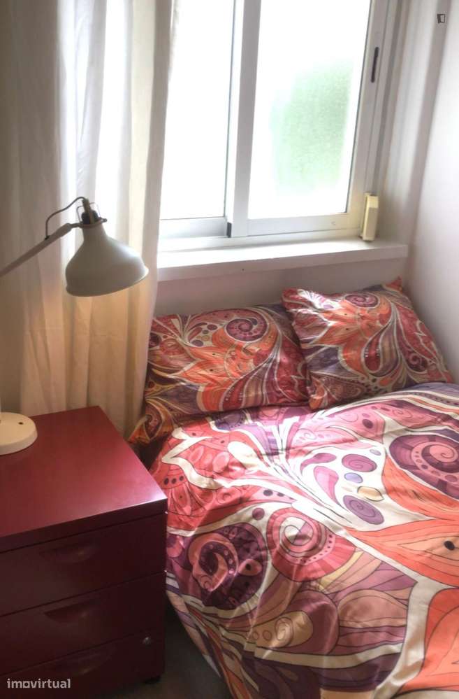 Quarto - localizado em Amadora Lisbon - Grande imagem: 5/6