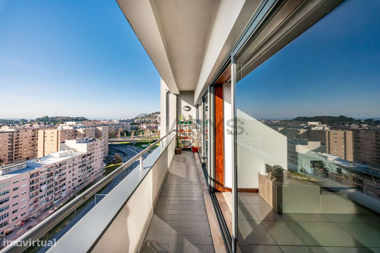 Apartamento T1+1 localizado em São Vitor constituído por elevador e...-9