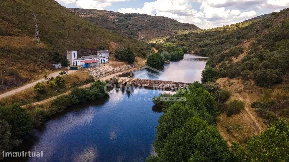 Moradia T4 com 1,355 Hectares de Terreno | Outeiro | Bragança-20