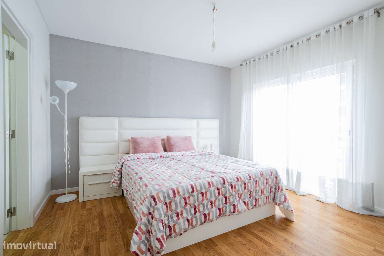 Apartamento T3 com 163 m², Box e Arrecadação-16