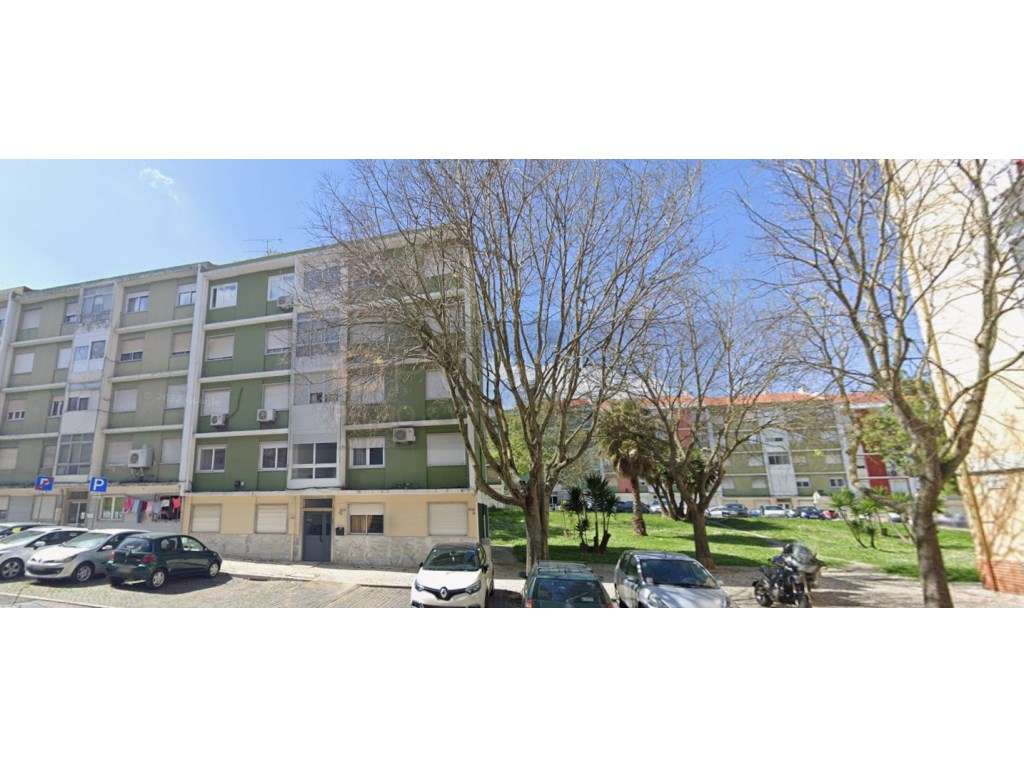 Apartamento T2 Benfica Rua Actriz Maria Matos n15 R/c-10