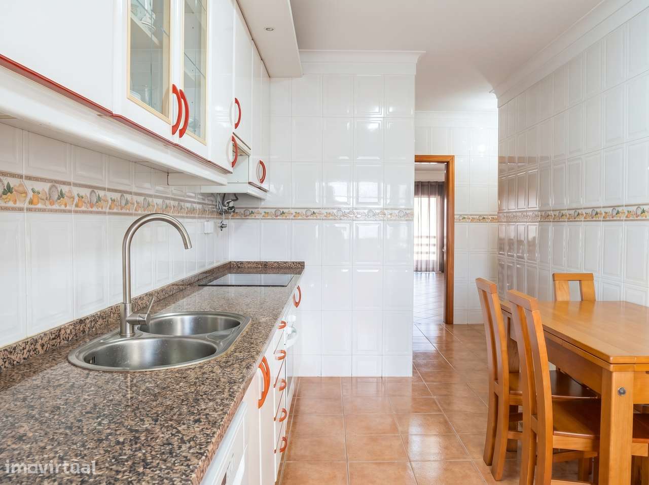 T3 com varanda, garagem, localização privilegiada e 128 m²!-8