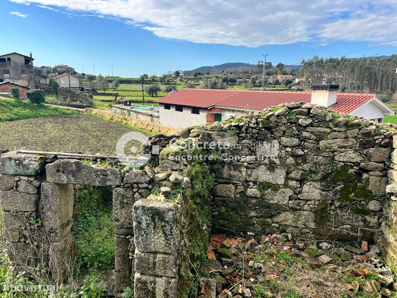 Ruína em pedra com terreno em Cossourado, Barcelos-10
