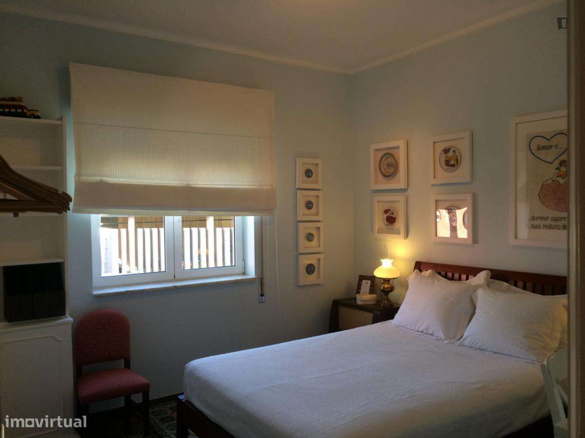 Quarto - localizado em Oeiras Lisbon - Grande imagem: 2/50