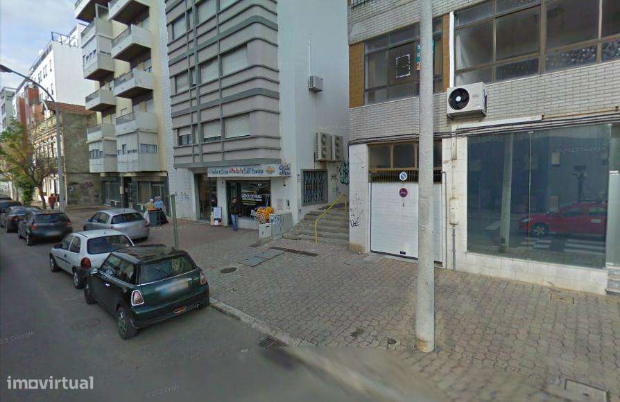 Garagem/box para venda no Barreiro-8