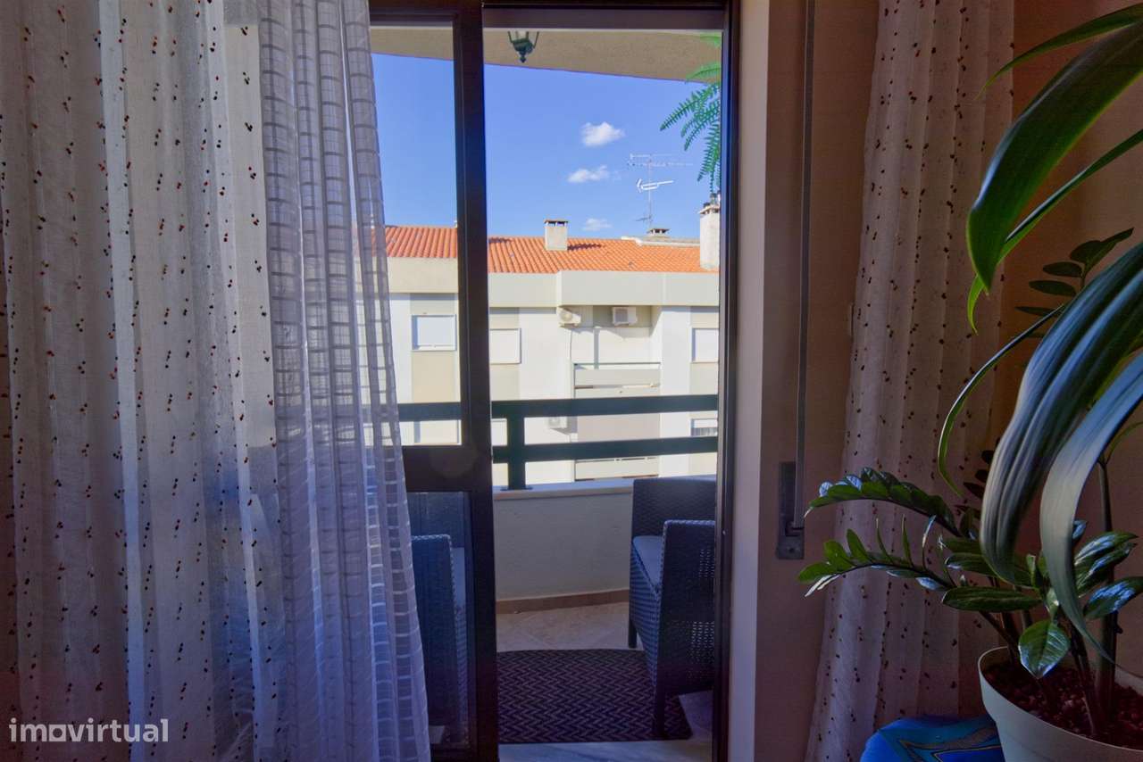 Apartamento T2 - Grande imagem: 2/17