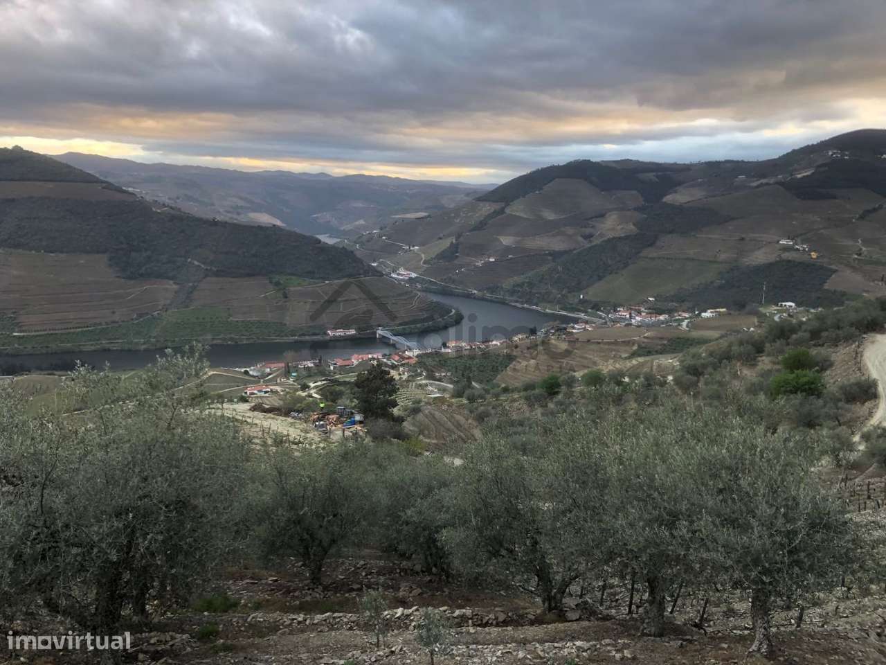 Moradia com dois Pisos - Grande imagem: 3/24