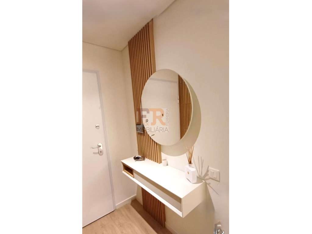 Moradia Duplex T4 com Pérgula e Piscina. FERNÃO FERRO-5