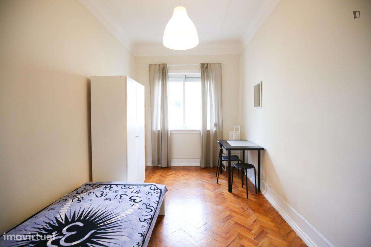 Quarto - localizado em Alameda Lisbon - Grande imagem: 3/43