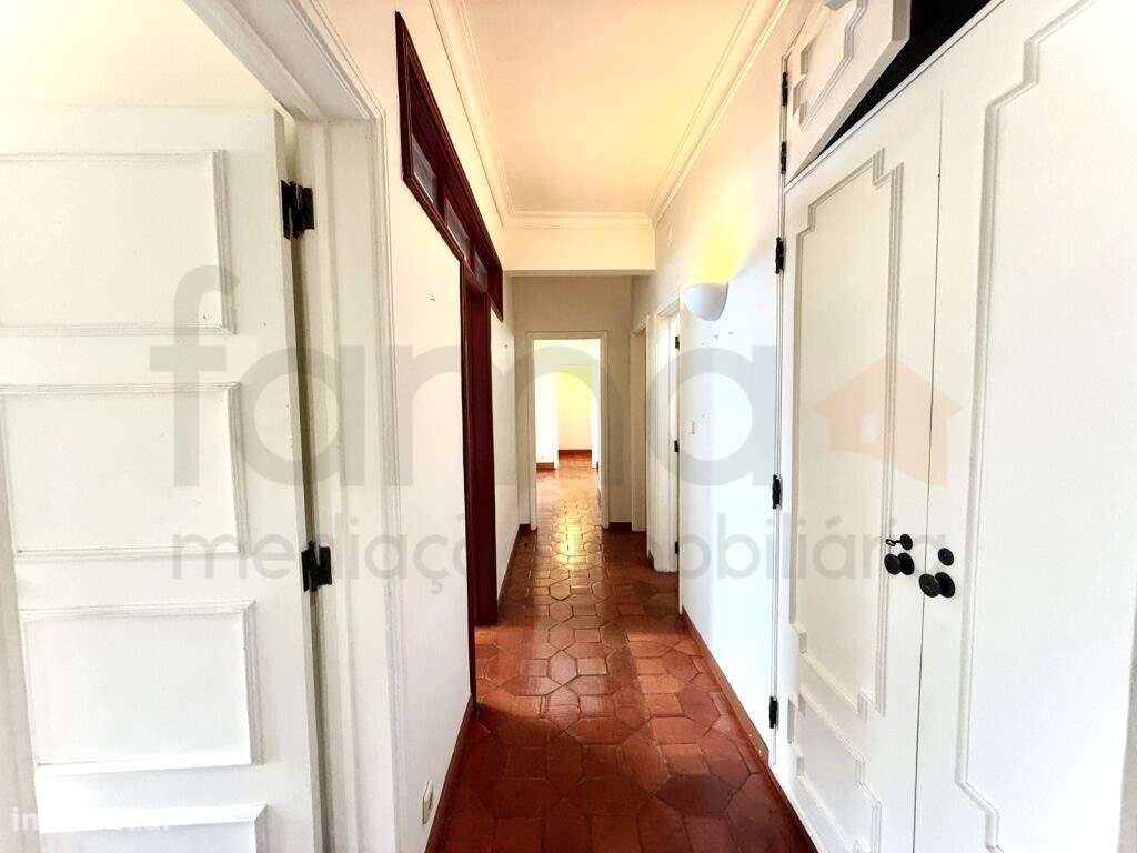 APARTAMENTO T4 EM OEIRAS-36