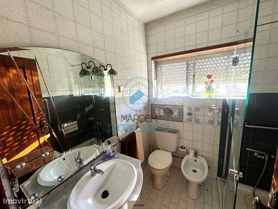 Moradia bifamiliar T4+T1 – terreno, poço, garagem – Anta-21