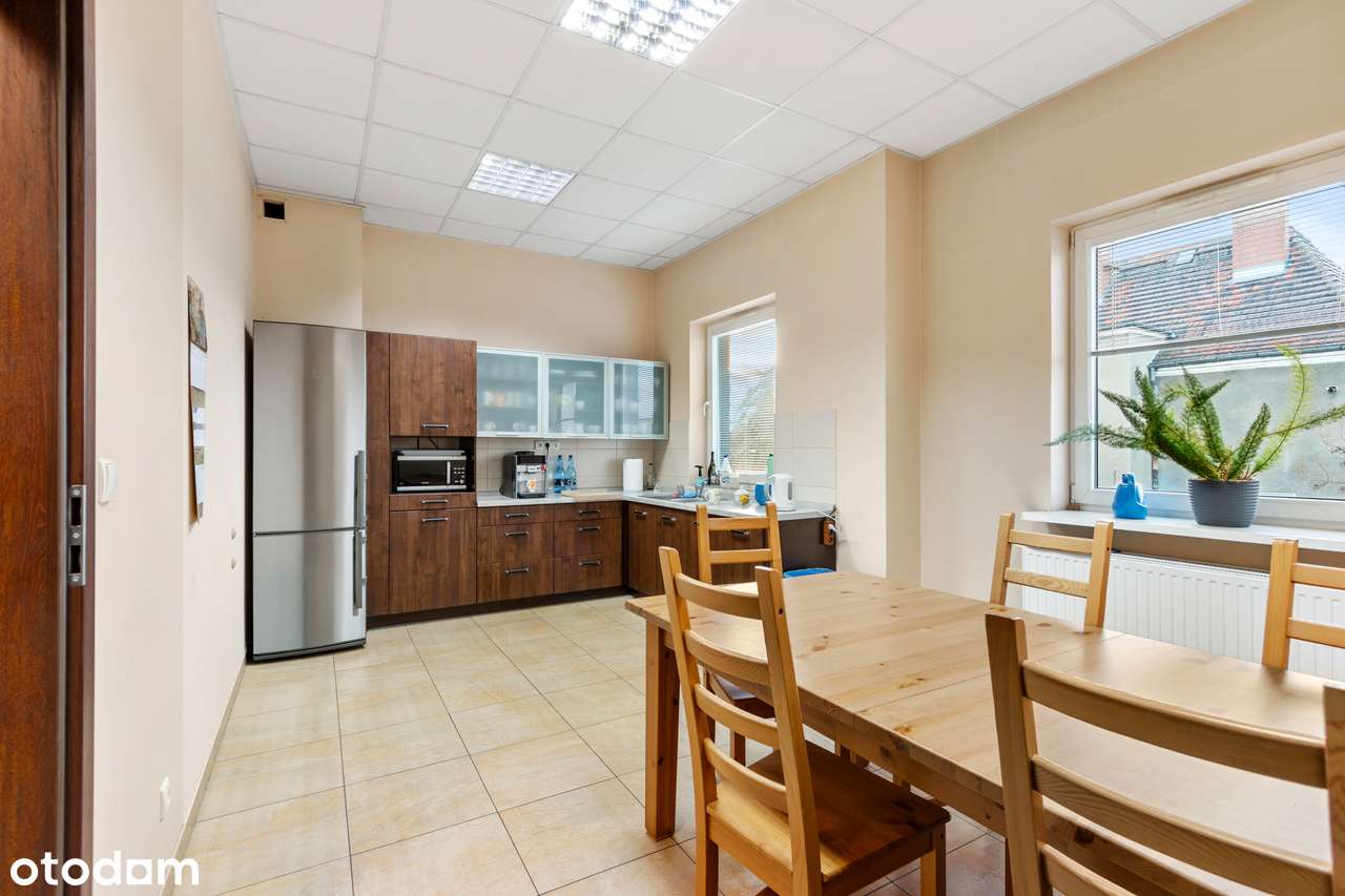 BUDYNEK BIUROWO-USŁUGOWY 469 m², Magazyn, Duży parking, ROI 8,5–9%-15