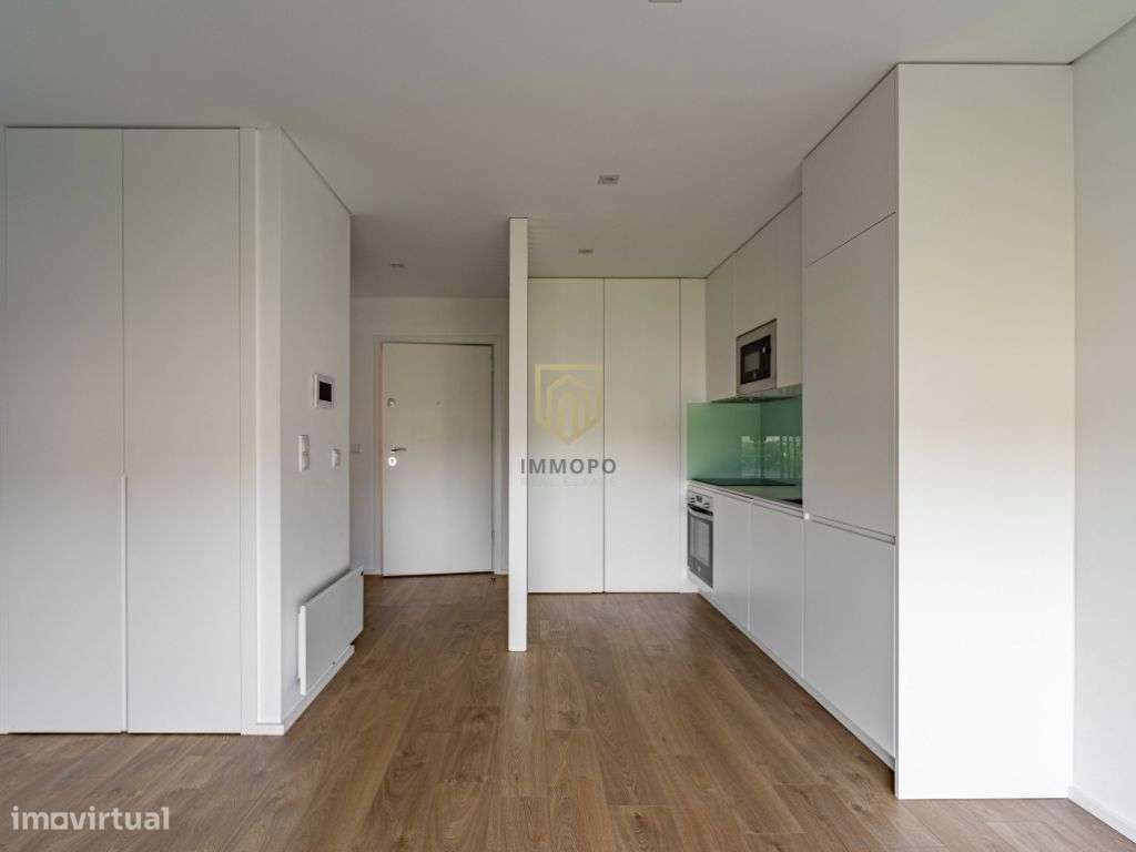 Apartamento T0 com Varanda e Garagem no Porto - Grande imagem: 4/16
