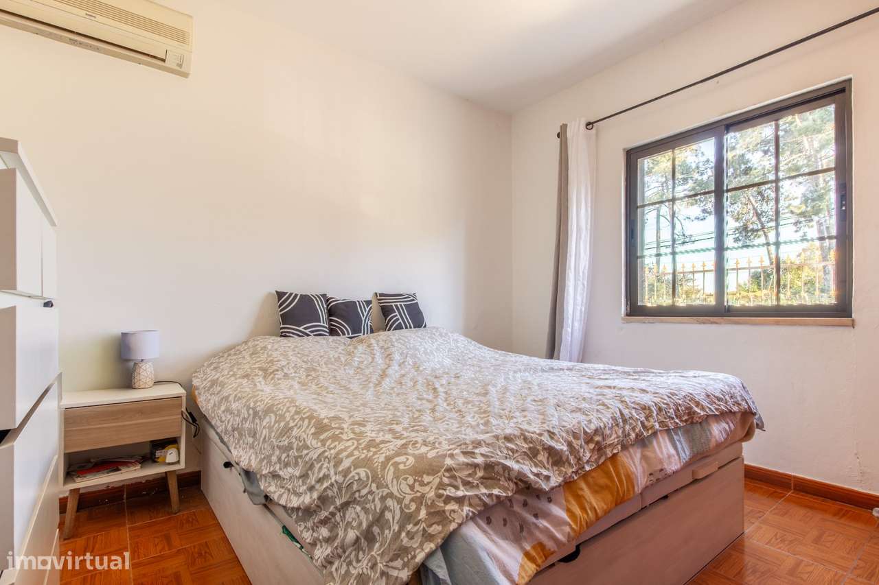 Moradia T2+2 com Anexo Independente, Garagem, Terraço e Adega.-27