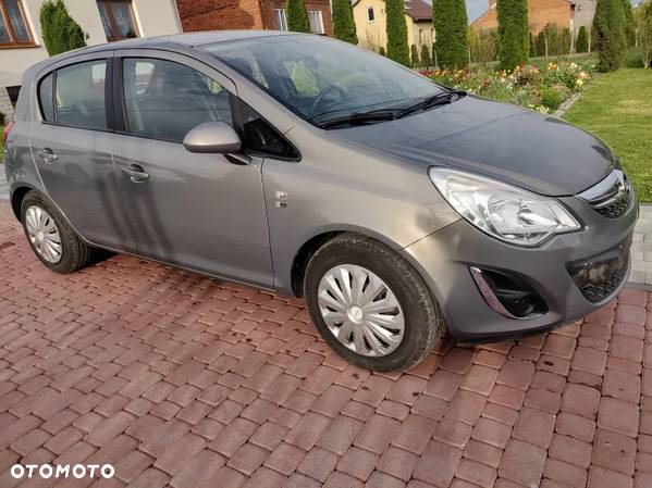 Opel Corsa 1.2 Cosmo - 2