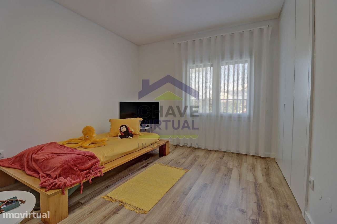 Excelente Apartamento T3 com Garagem - Centro Bombarral-32