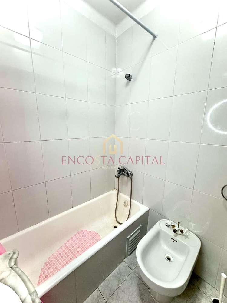APARTAMENTO T2 QUELUZ C/ARRECADAÇÃO-13
