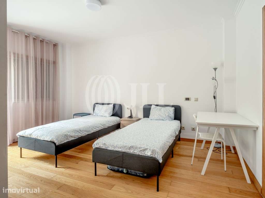 Apartamento T4, com terraço e estacionamento, em Lisboa-10