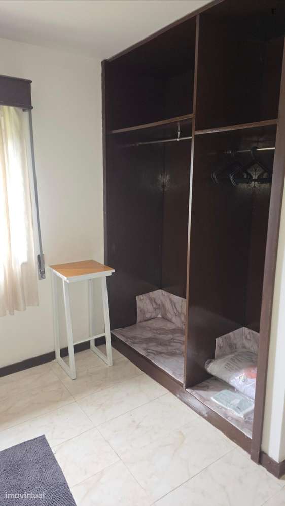 Quarto - localizado em Maia - Grande imagem: 3/12