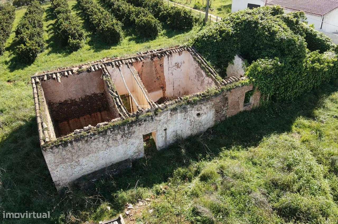 Moradia Com 250M2 Para Recuperar Em Carrasqueiro Paderne Albufeira