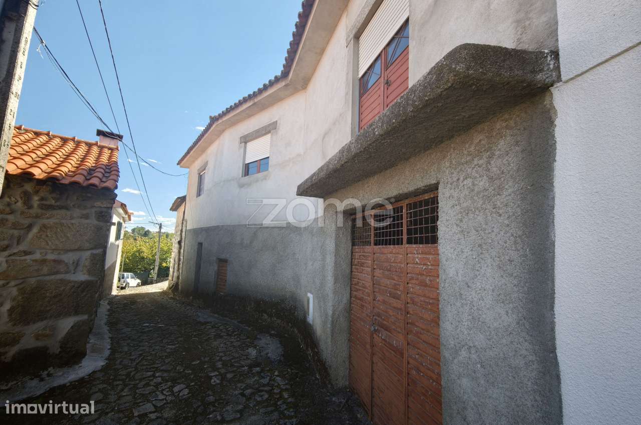 Três Moradias com terreno Pópulo, Alijó-11