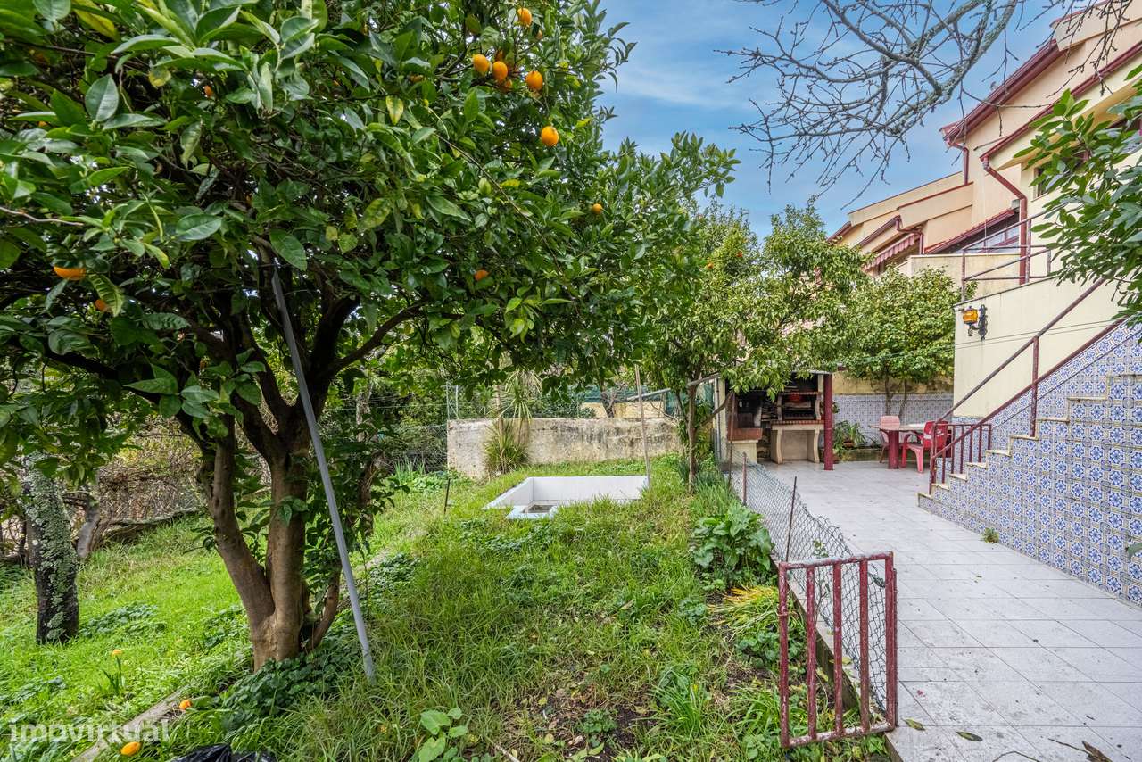 Moradia T4 de gaveto em Nogueira-29