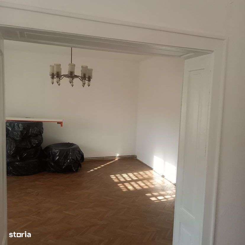 Apartamente cu 3 camere de vanzare, la casa in asociatie , 59.500 euro - Imagine principală: 3/13