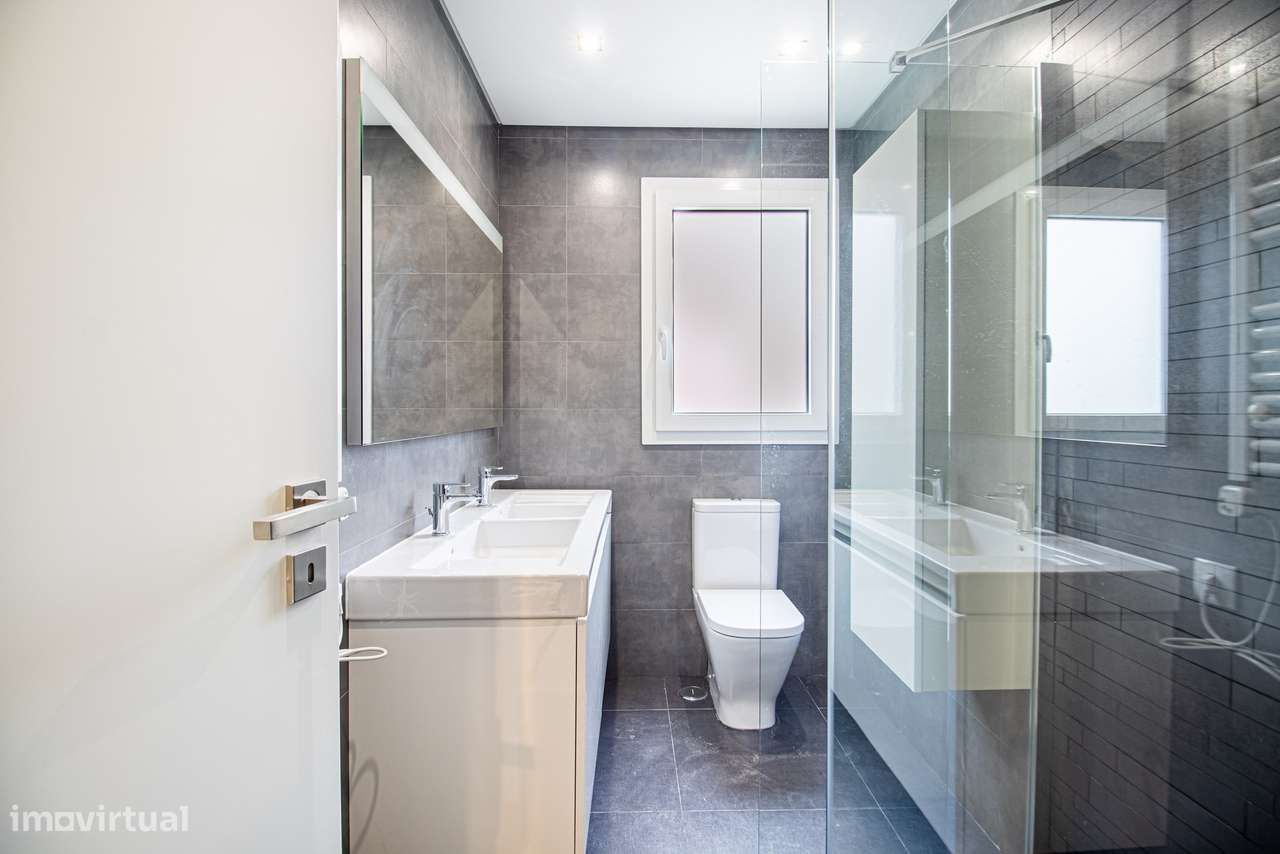 Apartamento T3 Totalmente Remodelado | Bairro de Santos / Rego – Lisbo-19