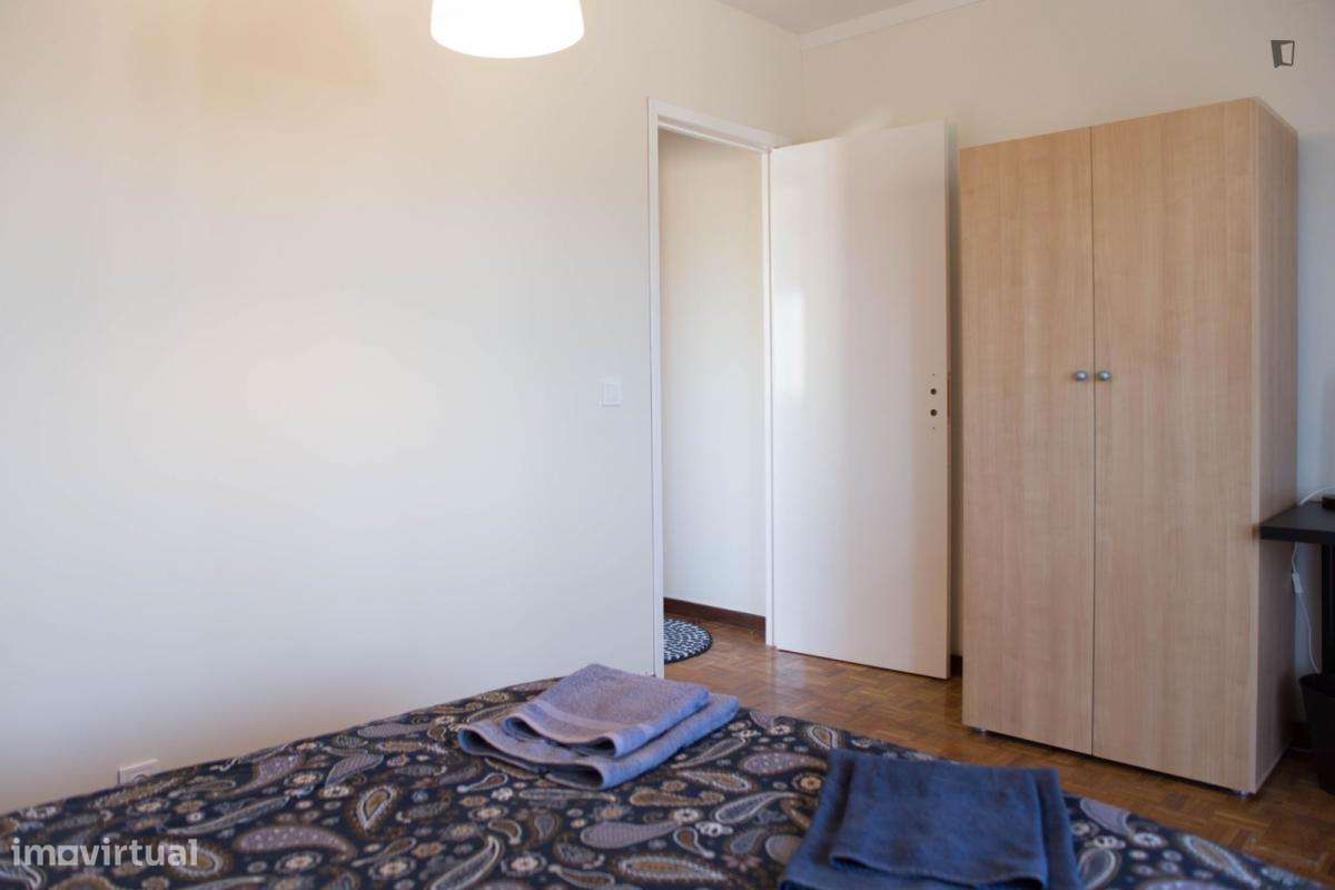 Quarto - localizado em Paranhos Porto - Grande imagem: 4/10