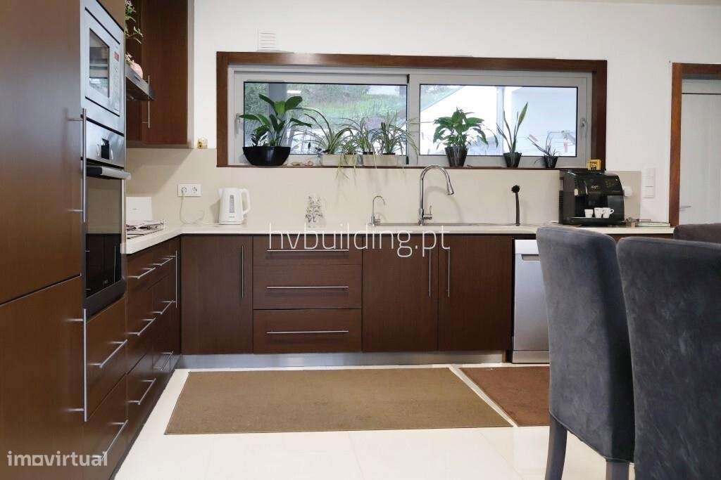 A Sua Casa de Sonho em Carvalhal — Moradia T3-8