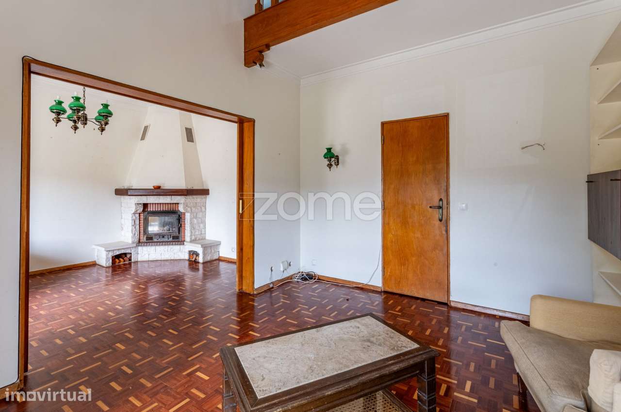 Moradia T4 em verdadeiro oásis urbano-16