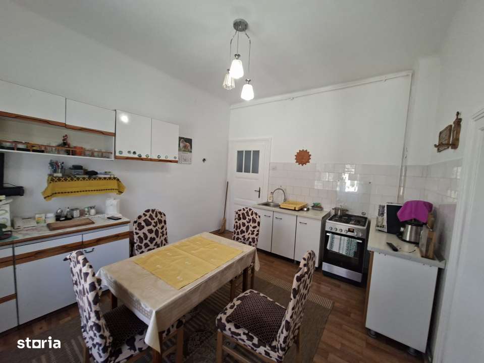 Apartament Deosebit cu 4 Camere - 129 mp Utili - Orasul de Jos-1