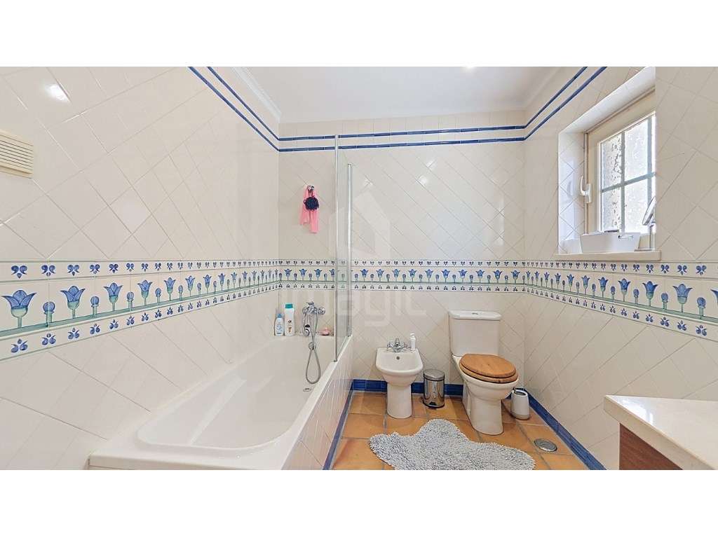 Moradia T4 isolada, usada, Encarnação - Mafra-25