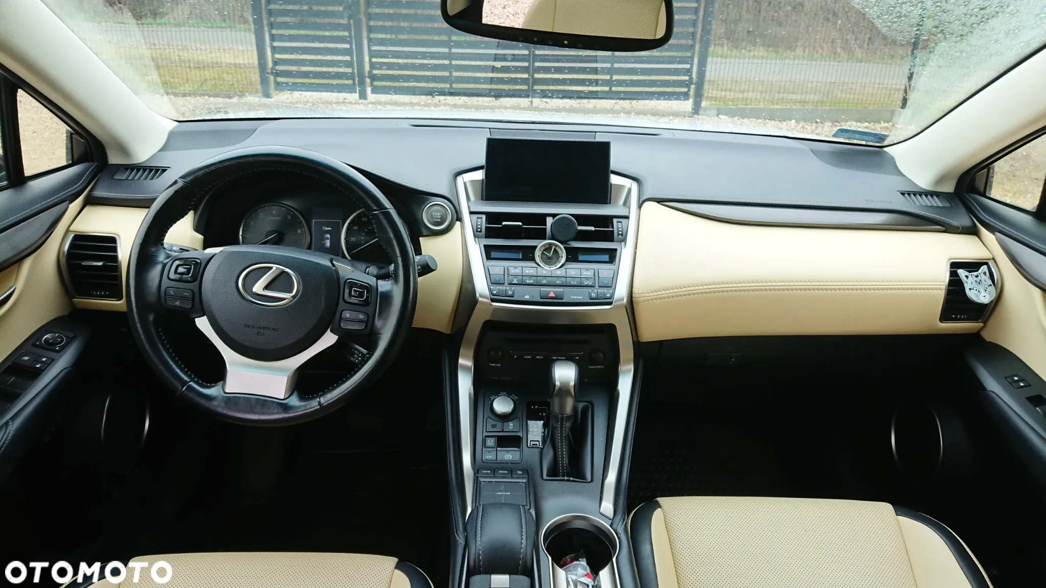 Lexus NX 200t AWD - 12